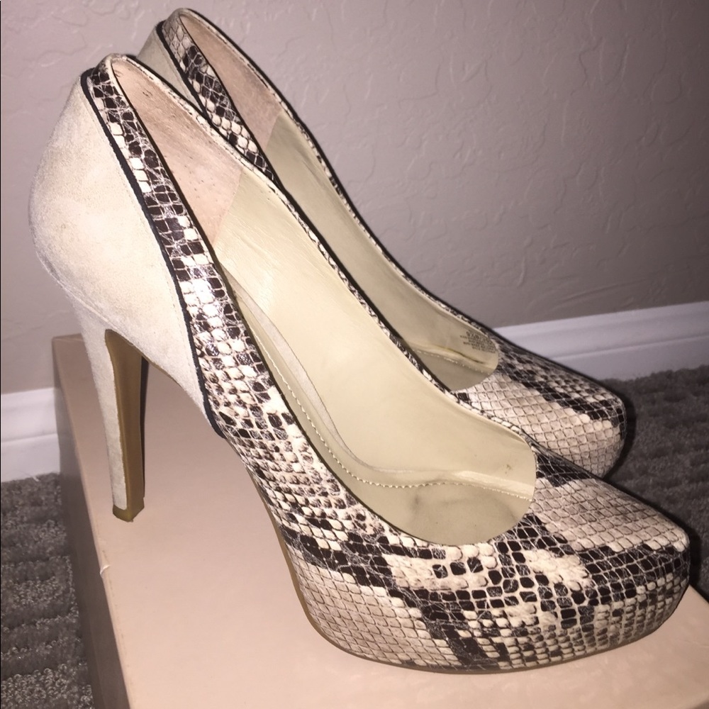 BCBG pumps
